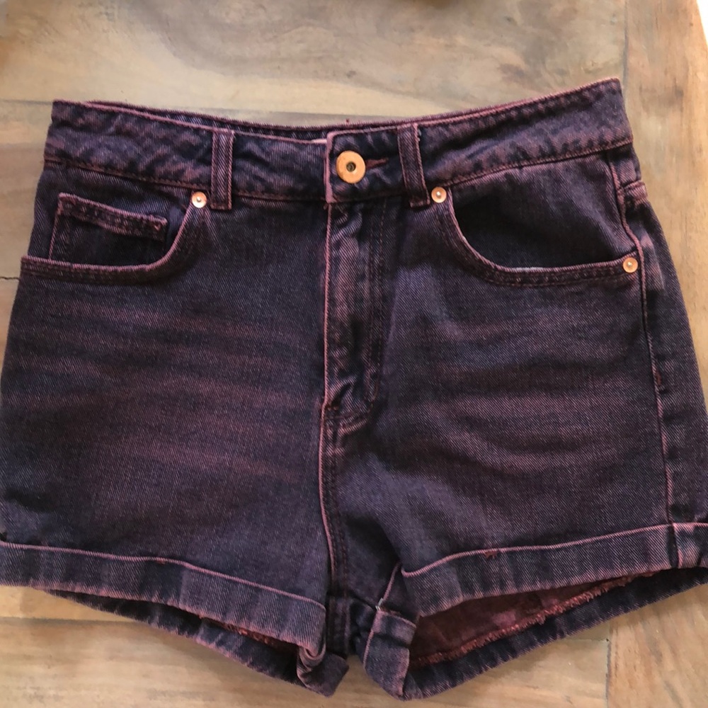 Bullhead Mom Short size 7. High waisted denim.